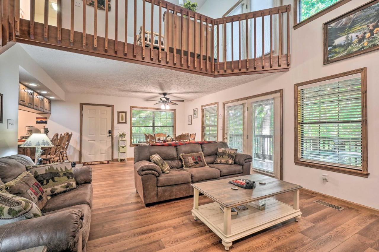 Picturesque Pigeon Forge Cabin With Mountain Views 외부 사진