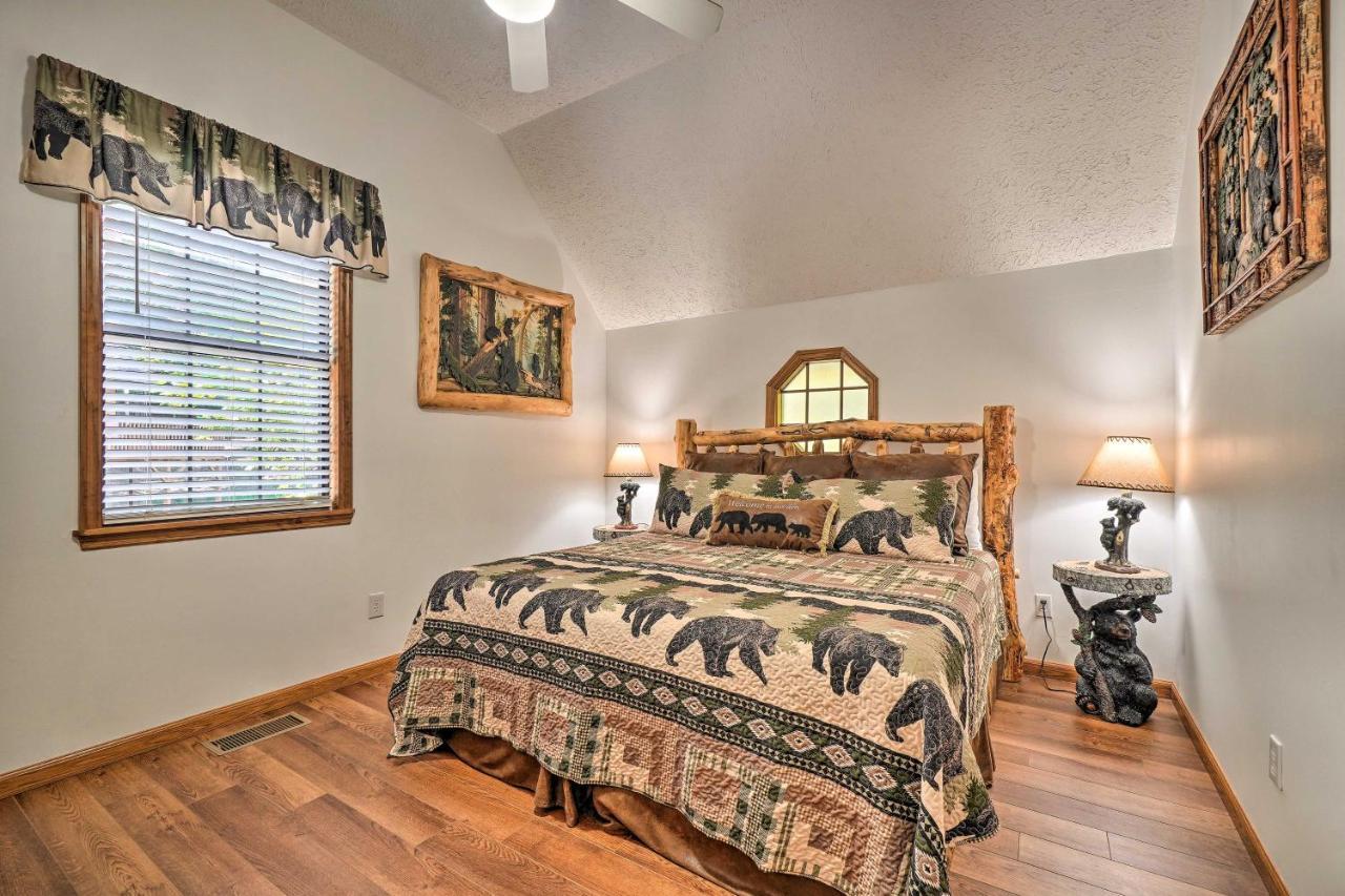 Picturesque Pigeon Forge Cabin With Mountain Views 외부 사진