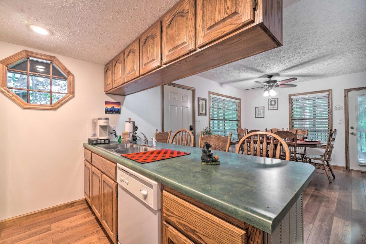 Picturesque Pigeon Forge Cabin With Mountain Views 외부 사진