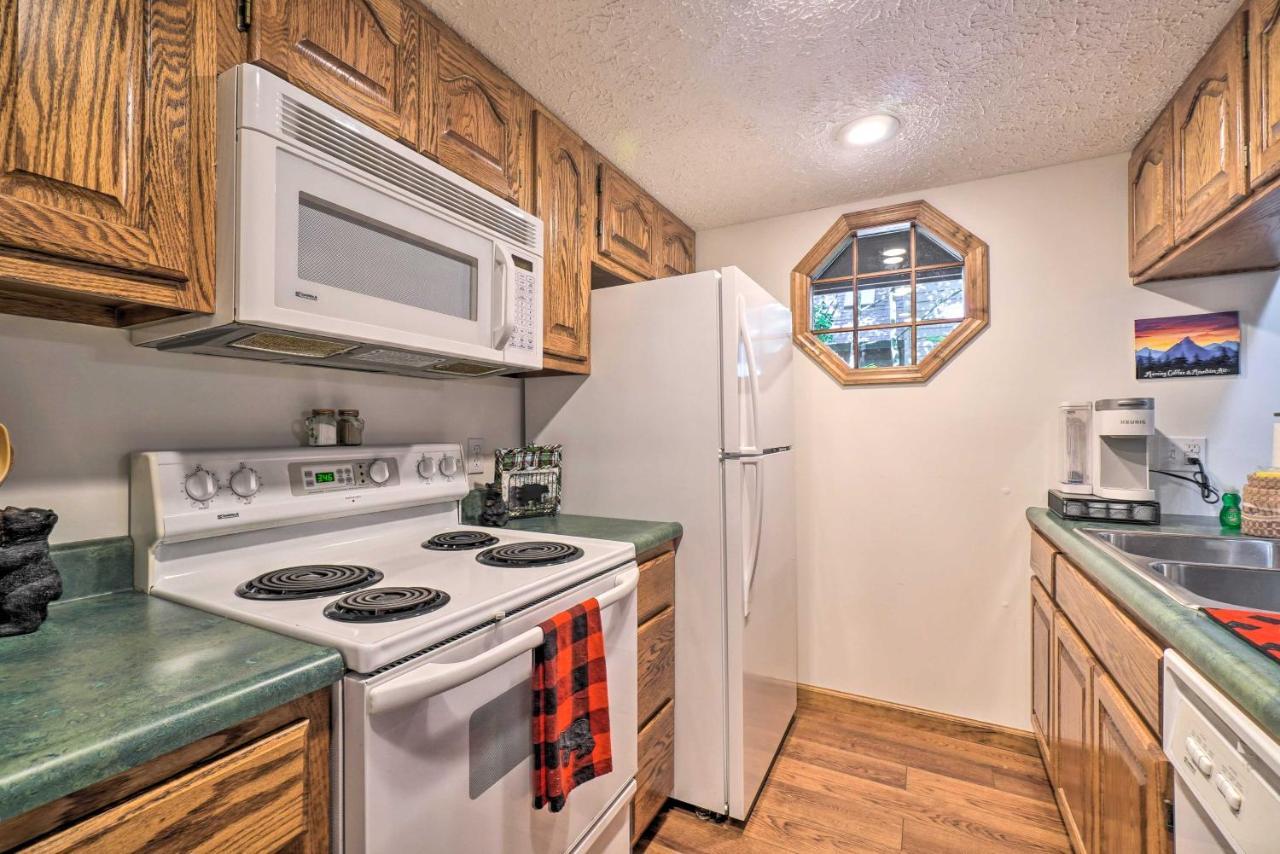 Picturesque Pigeon Forge Cabin With Mountain Views 외부 사진