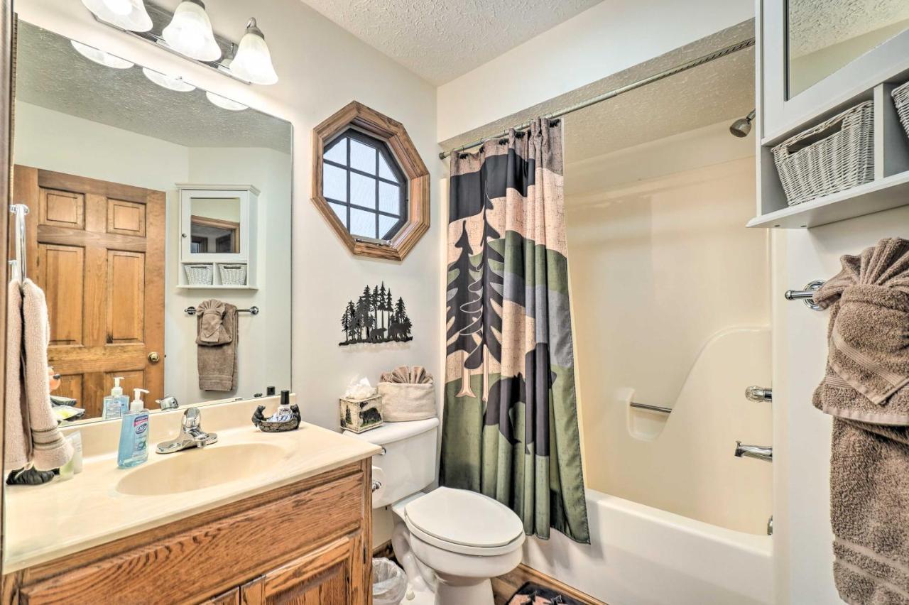 Picturesque Pigeon Forge Cabin With Mountain Views 외부 사진