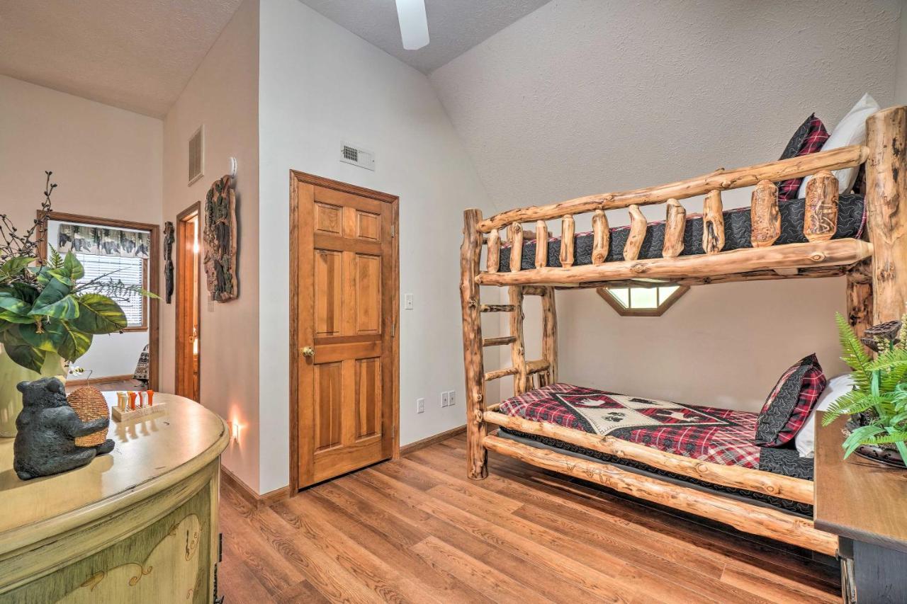 Picturesque Pigeon Forge Cabin With Mountain Views 외부 사진