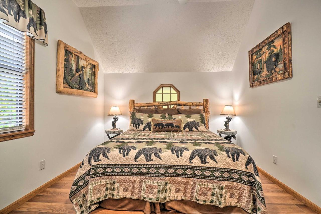 Picturesque Pigeon Forge Cabin With Mountain Views 외부 사진
