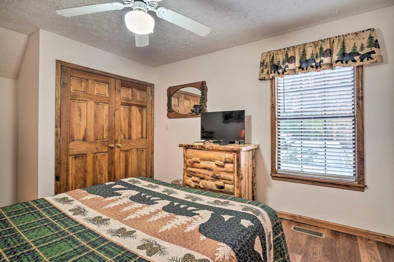 Picturesque Pigeon Forge Cabin With Mountain Views 외부 사진